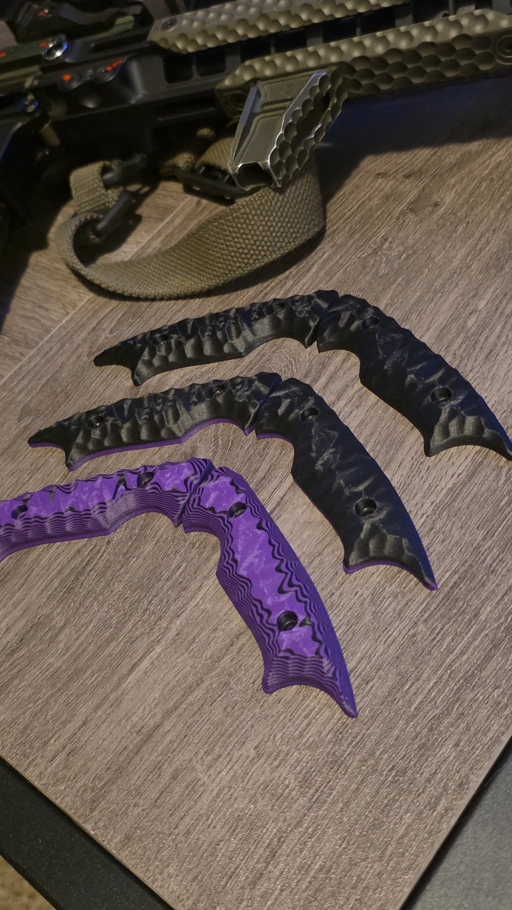 CUSTOM KNIFE SCALES