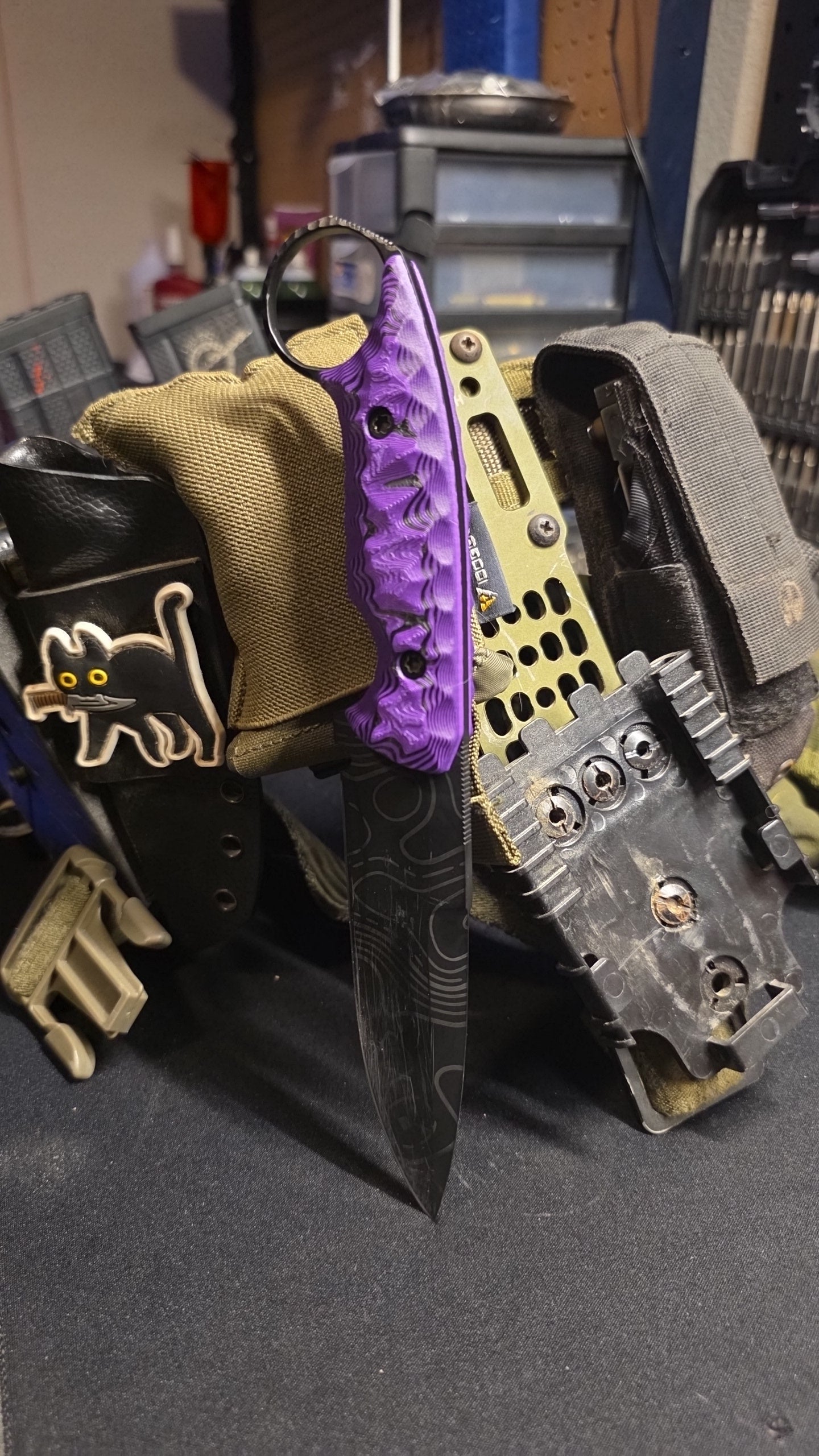 CUSTOM KNIFE SCALES
